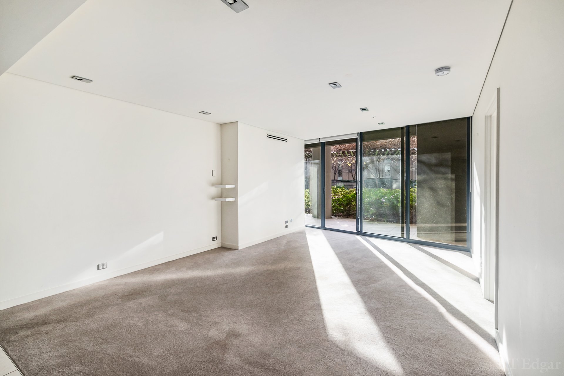 102/250 St Kilda Road, Southbank image 4