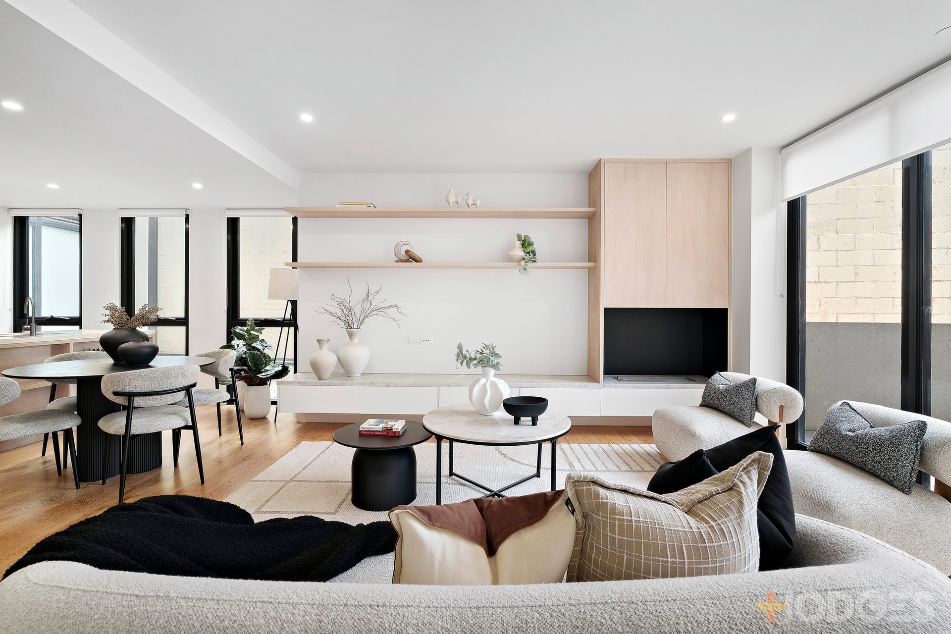 102 / 293-295 Hampton Street Hampton