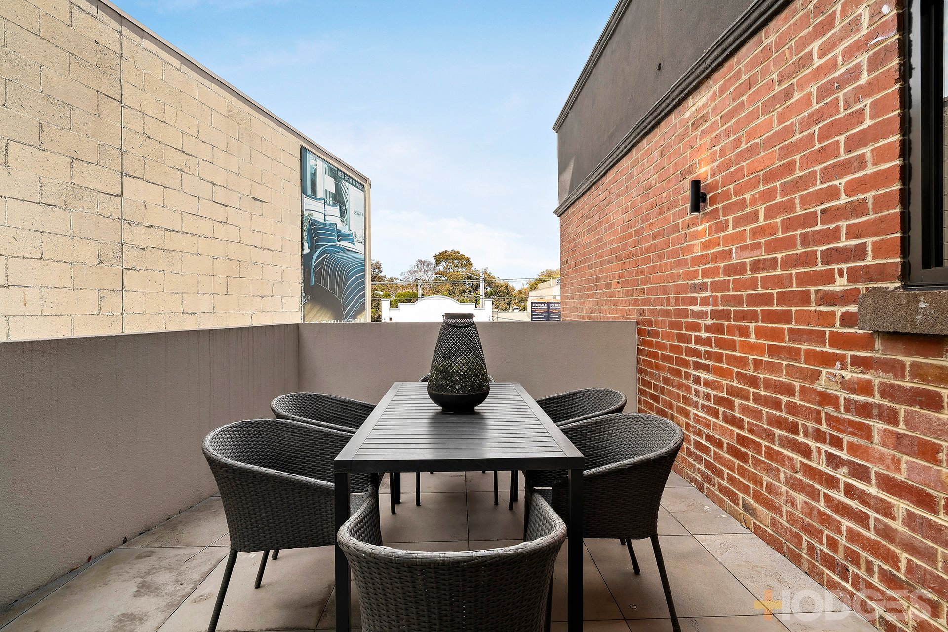 102 / 293-295 Hampton Street Hampton