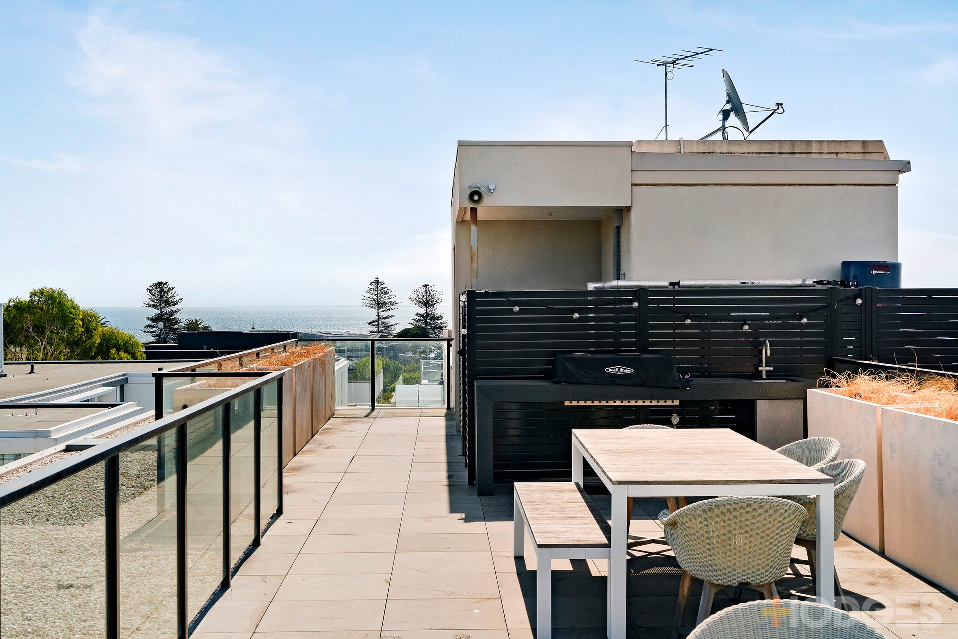 102 / 293-295 Hampton Street Hampton