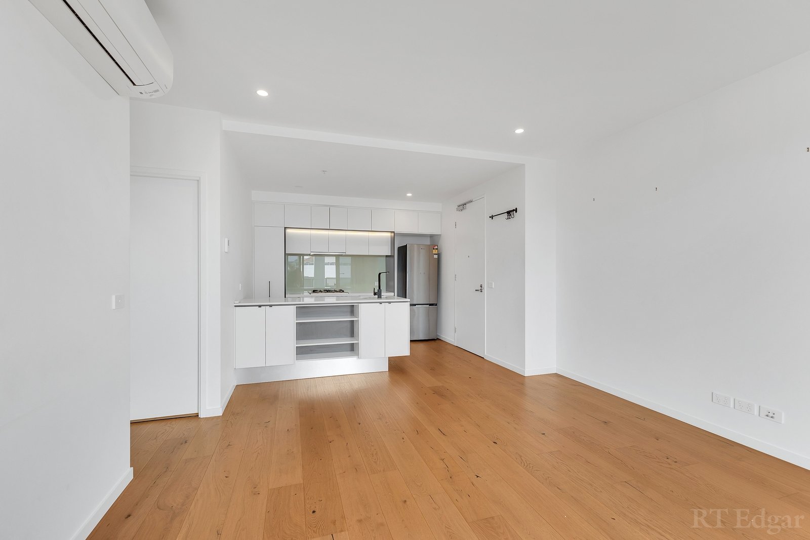 Property Gallery Thumbnail 2