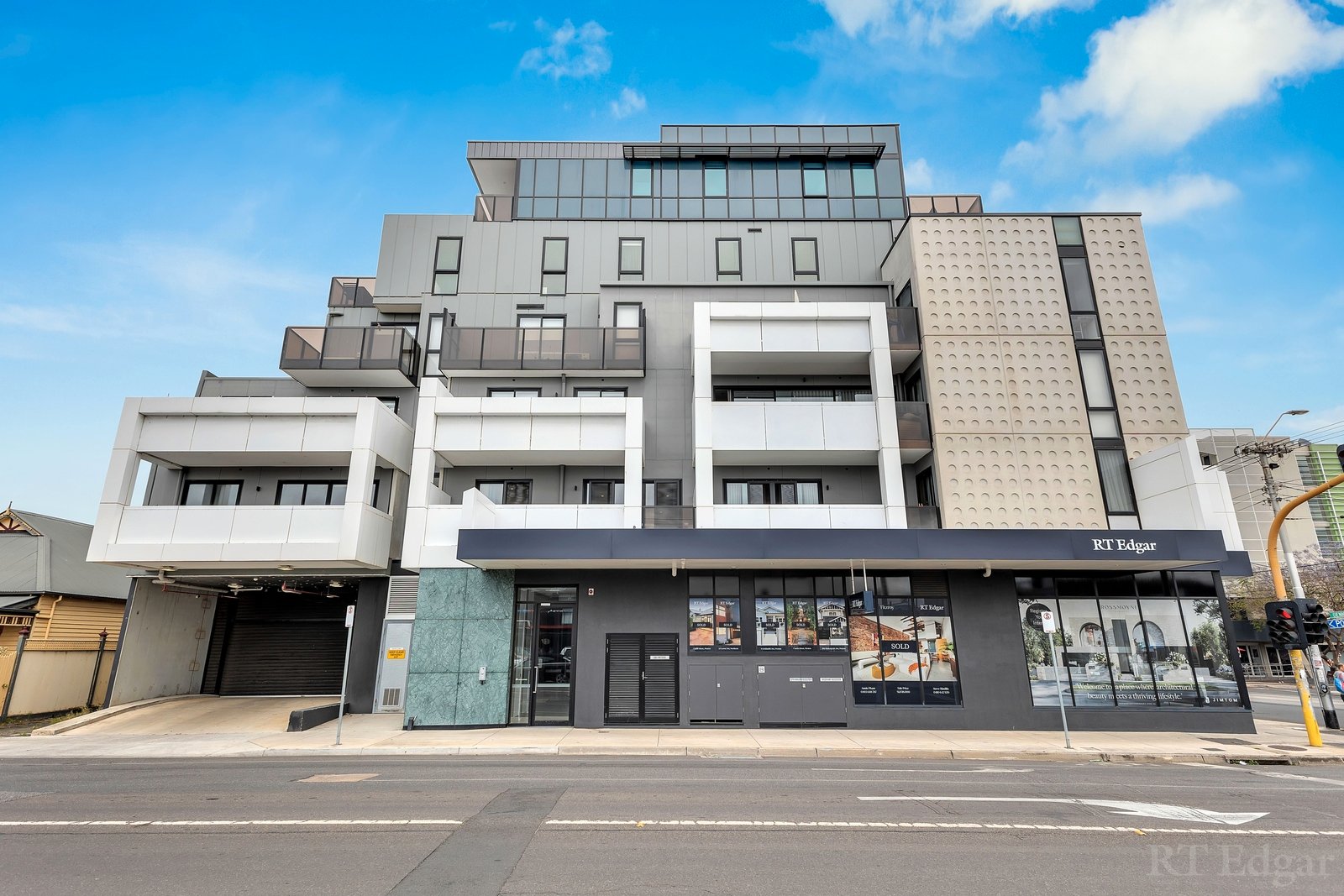 Property Gallery Thumbnail 9