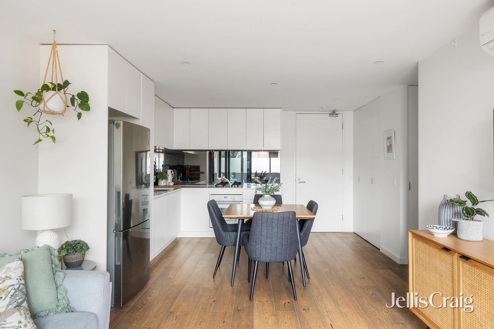 102/309 Riversdale Road, Hawthorn&nbsp;East image 3