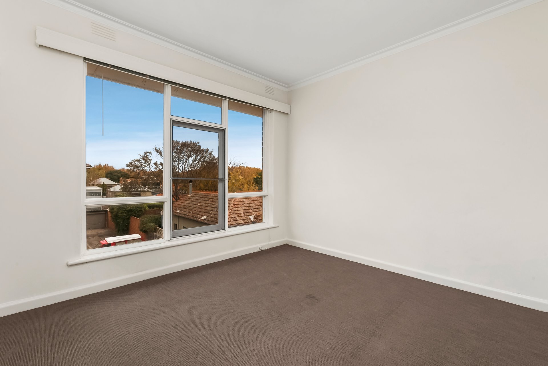 Property Gallery Thumbnail 4