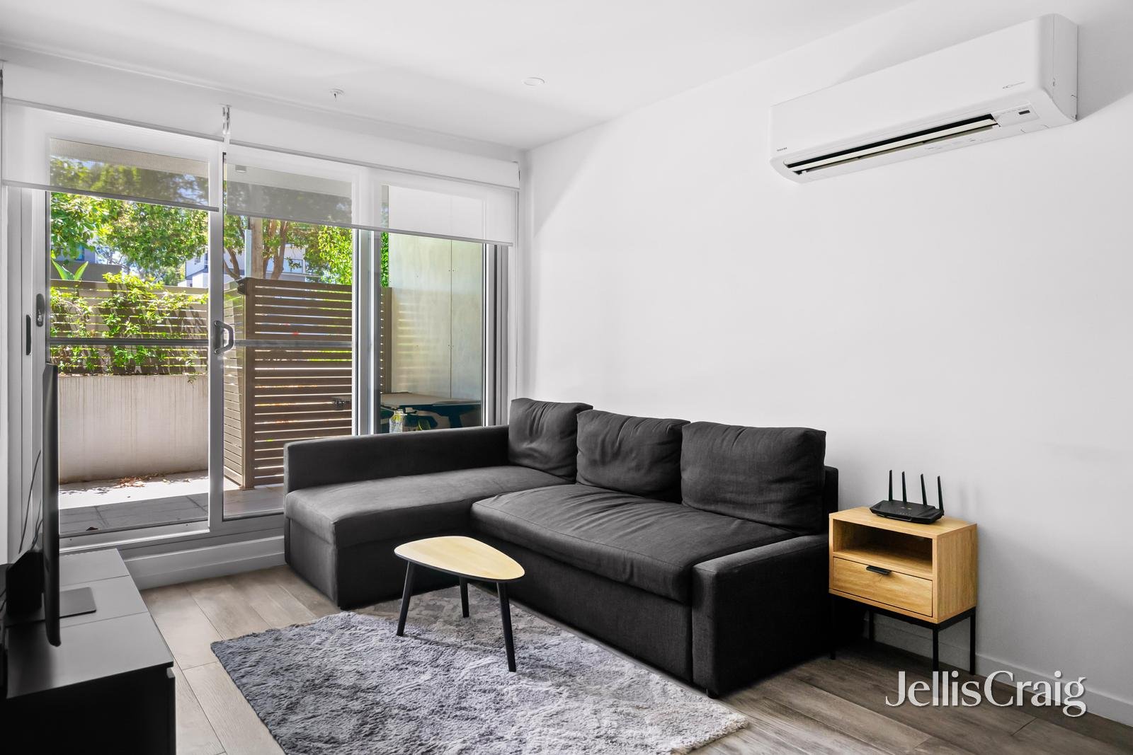 102/330 Manningham Road, Doncaster image 3