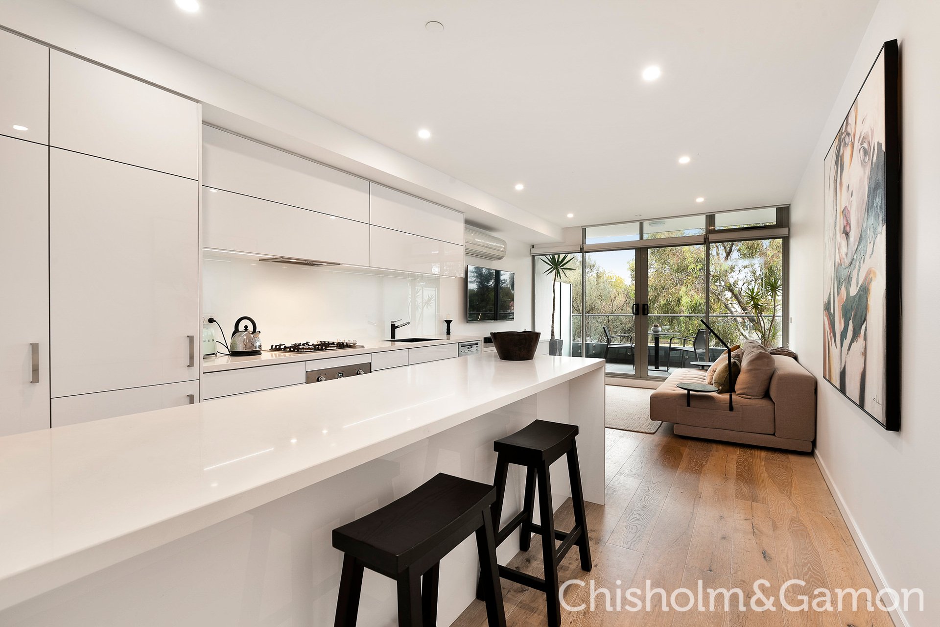 102/356 Barkly Street, Elwood image 1