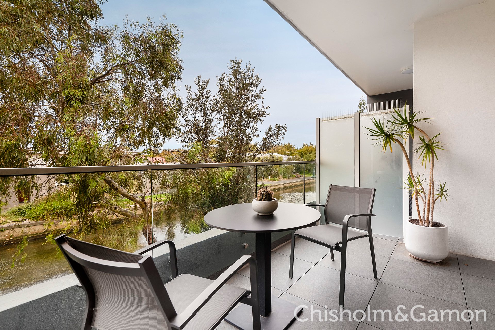 102/356 Barkly Street, Elwood image 3