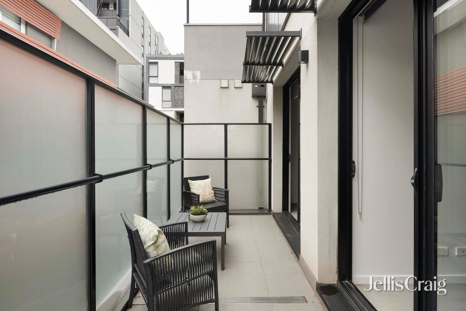 102/4 Beavers Road, Northcote image 8