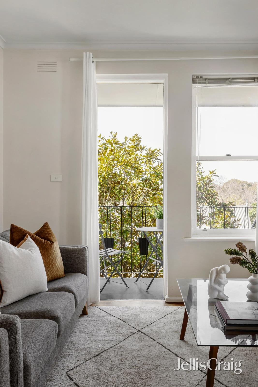 10/25 Isabella Grove, Hawthorn image 4
