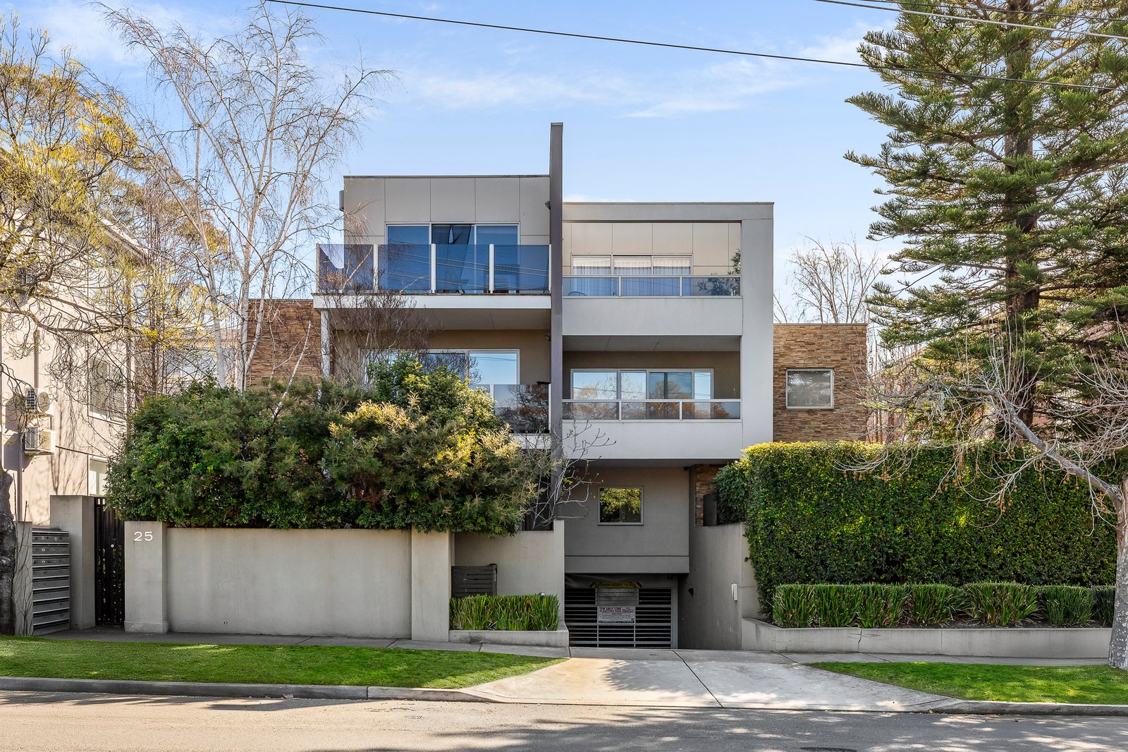 10/25 Kooyong Road