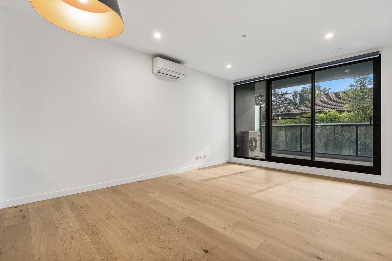 102/5 Sovereign Point Court, Doncaster image 4