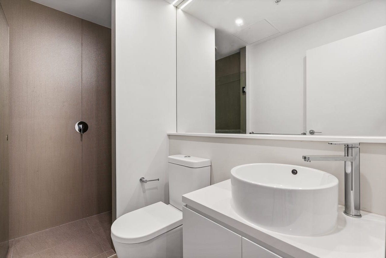 102/5 Sovereign Point Court, Doncaster image 7