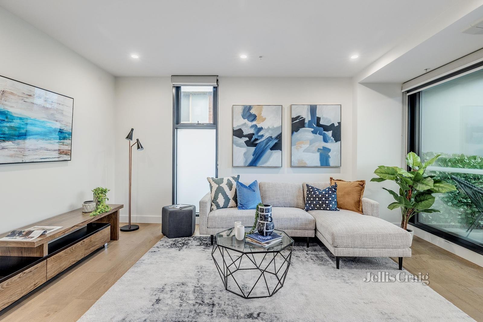 102/523 Dandenong Road, Armadale image 2