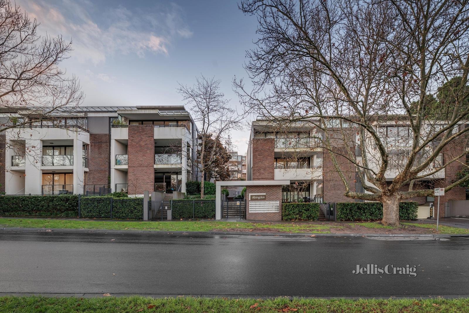 102/55 Chaucer Crescent, Canterbury image 2