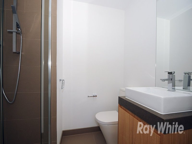 102/6 Kokaribb Road, Carnegie image 6