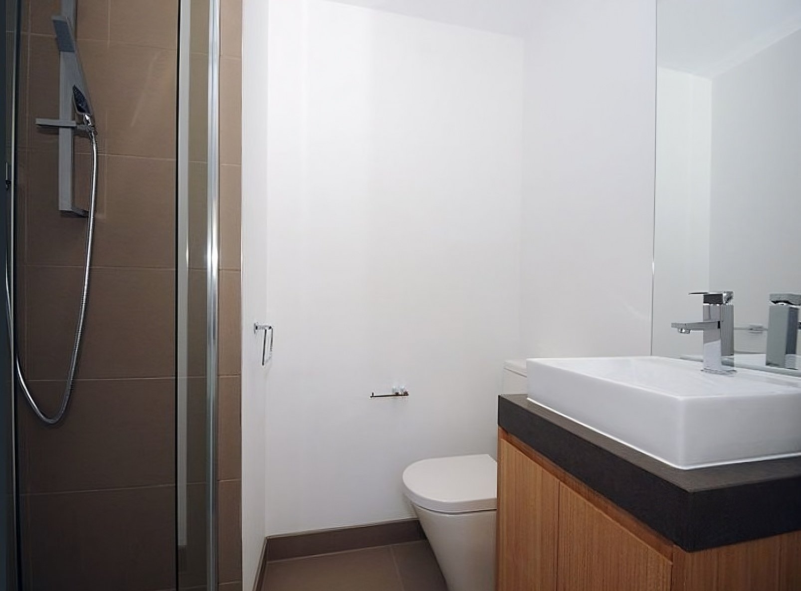 102/6 Kokaribb Road, Carnegie image 6