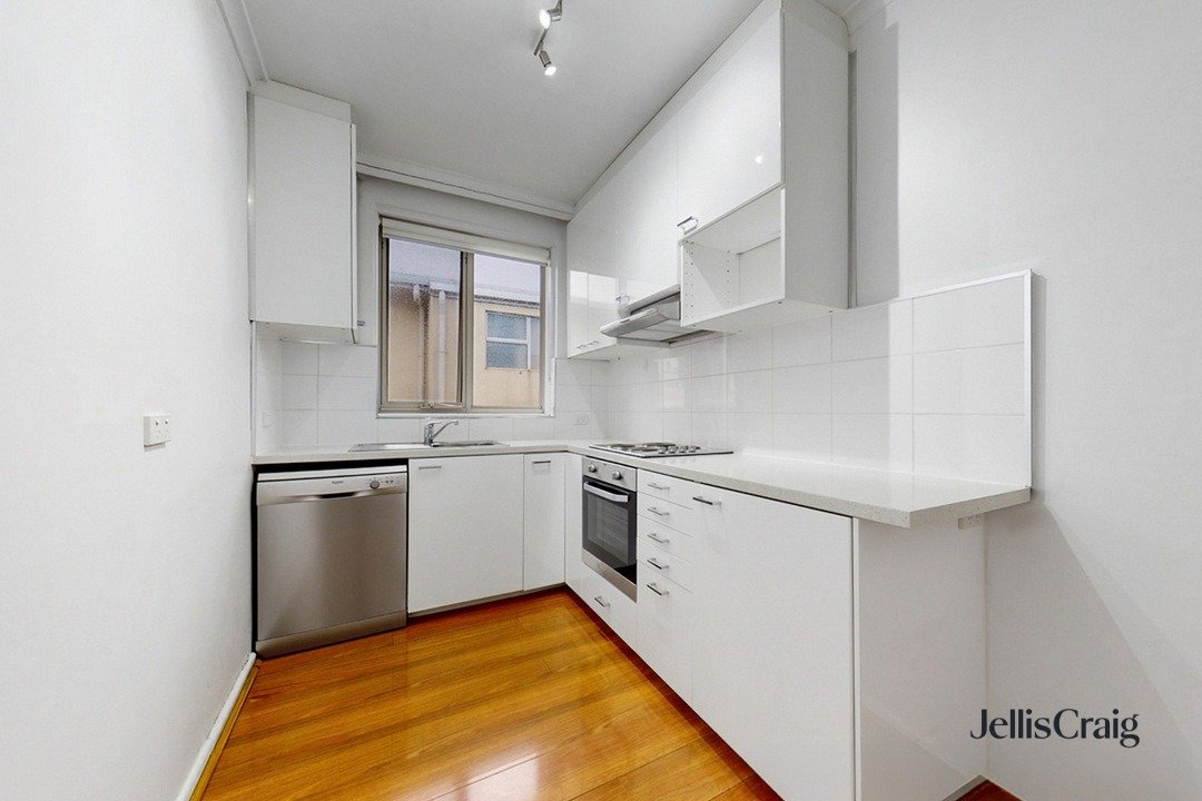 10/26 Pine Avenue, Elwood image 1