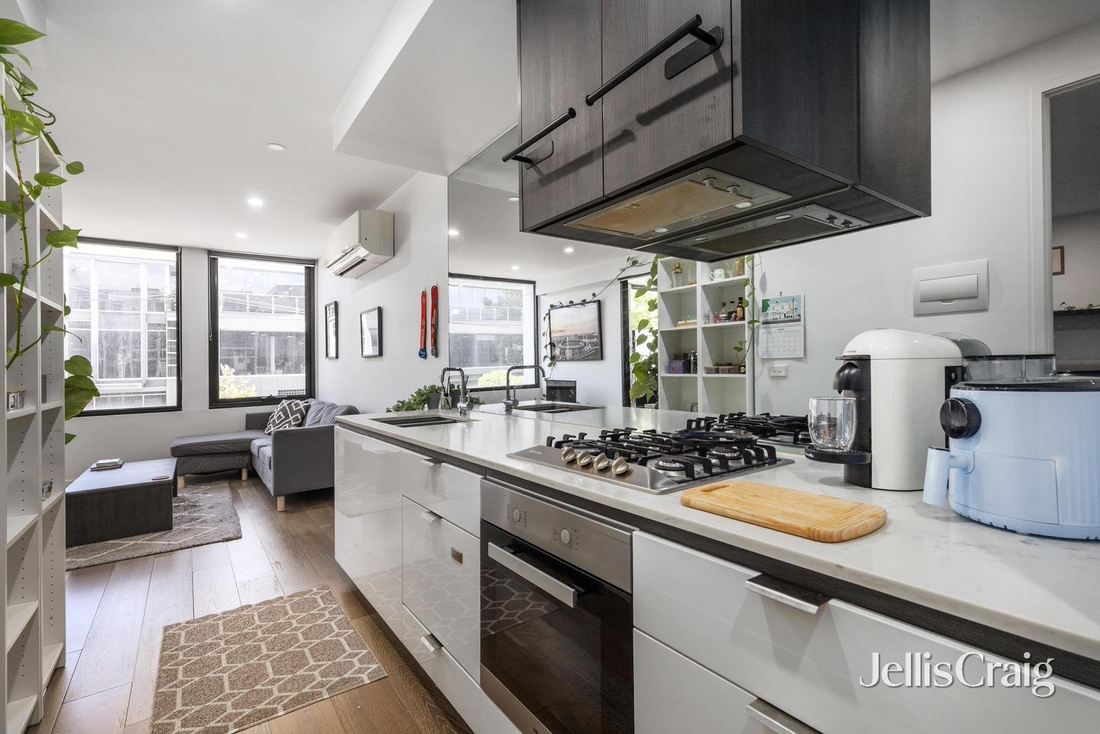 102/629 Canterbury Road, Surrey&nbsp;Hills image 4