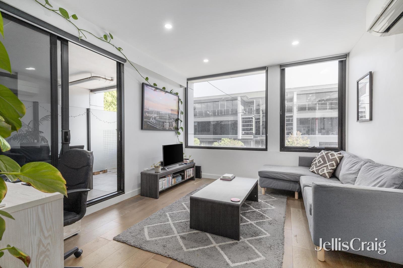 102/629 Canterbury Road, Surrey&nbsp;Hills image 5