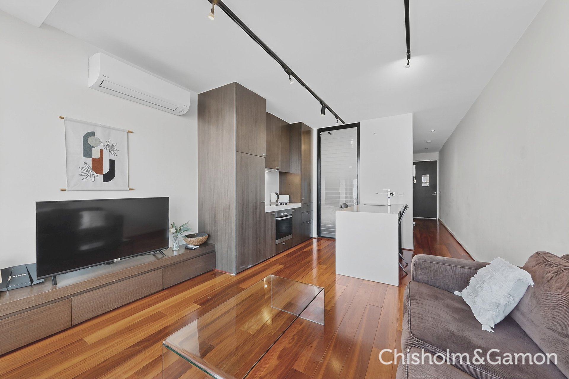 102/68 Acland Street, St Kilda image 3