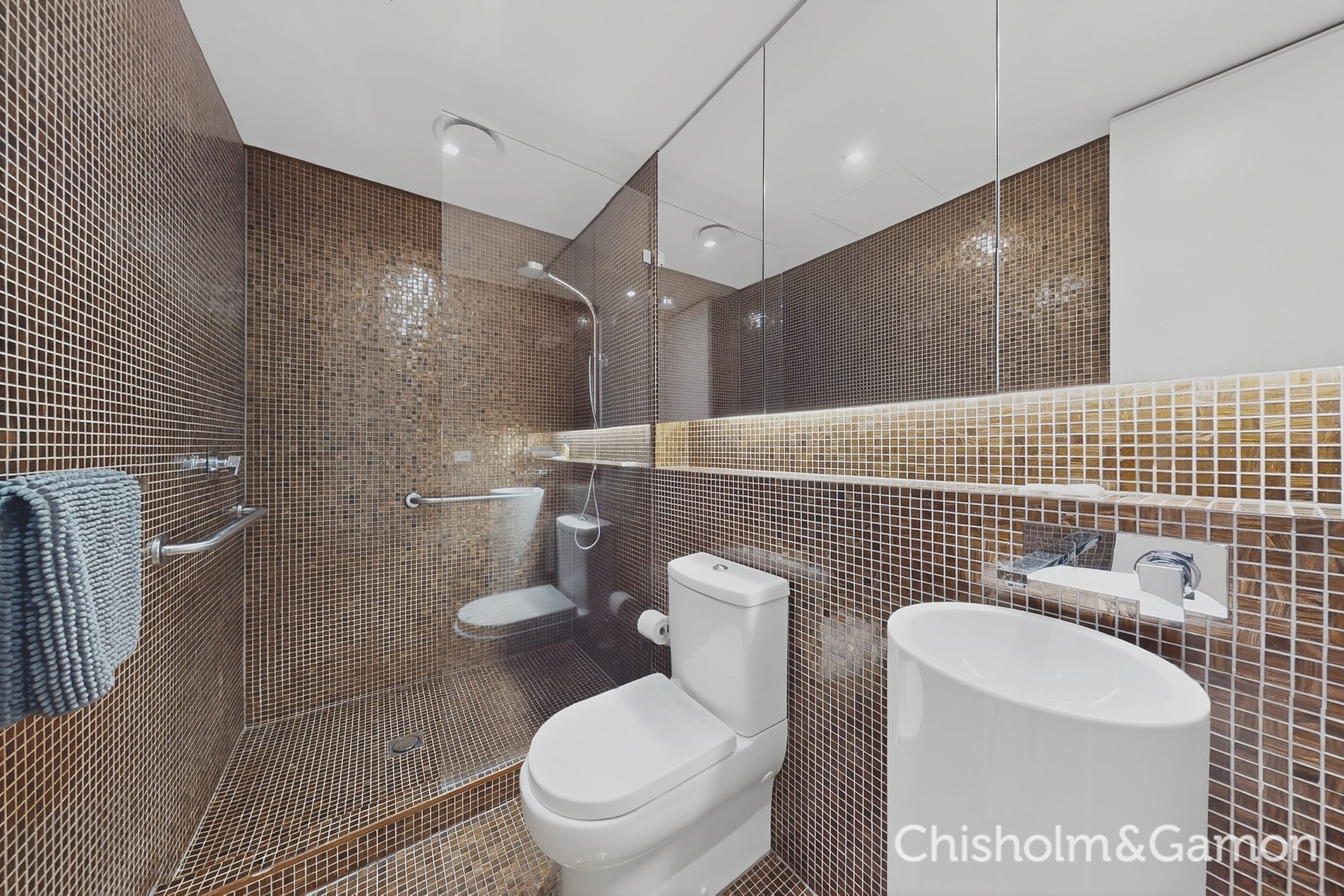 102/68 Acland Street, St Kilda image 8