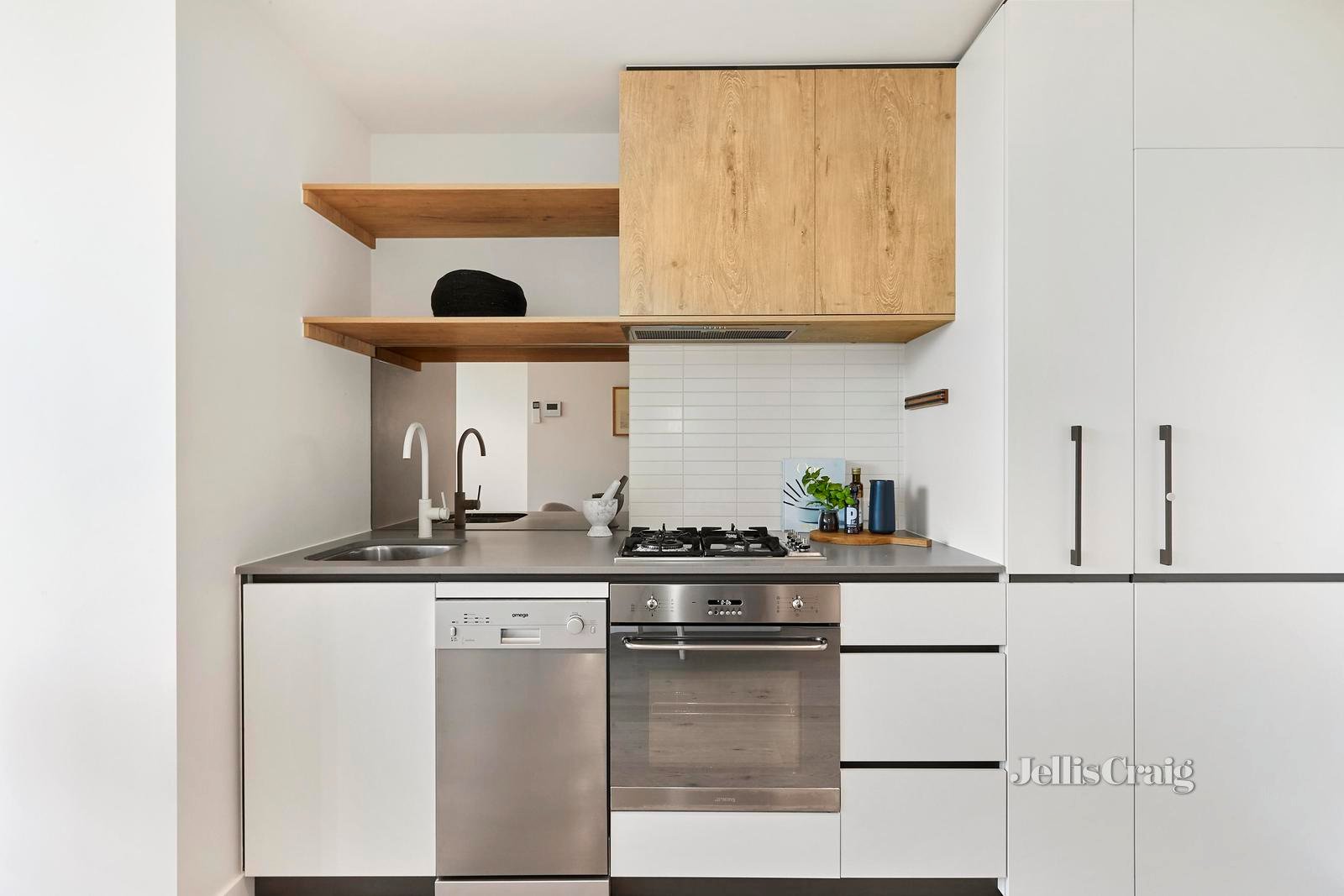 102/69 Newry Street, Prahran image 6