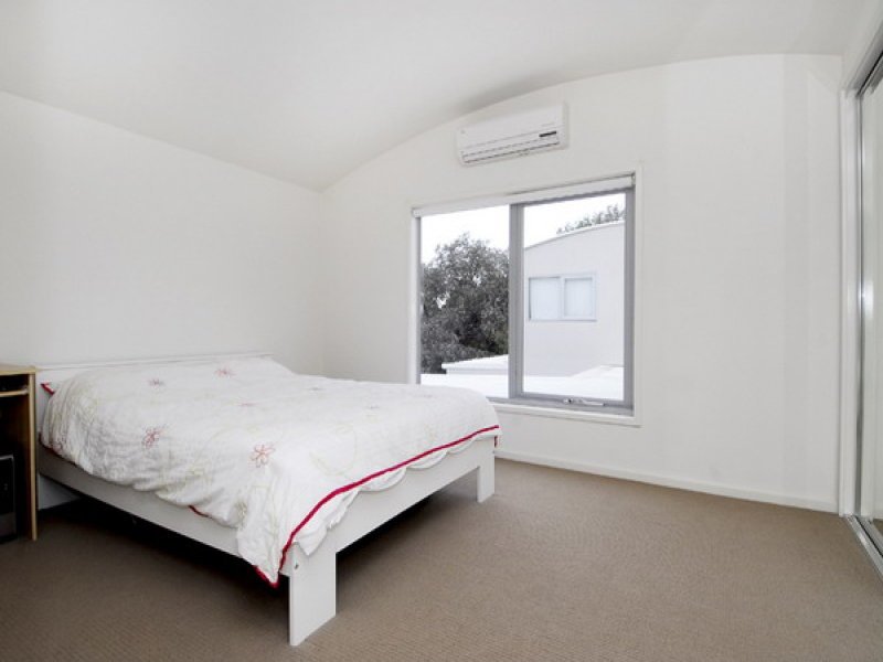 10/27 Charnwood Road, St Kilda image 4