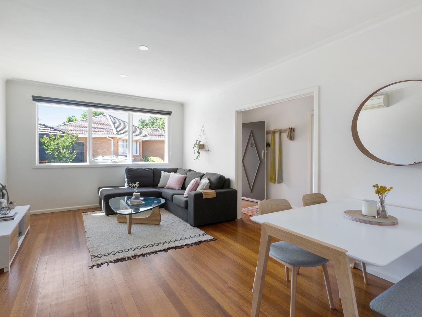 10/27 Patterson Road, Bentleigh image 3