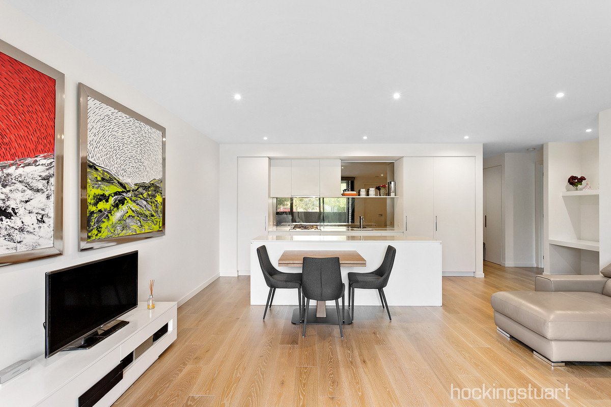 102/721 Toorak Road, Kooyong image 2