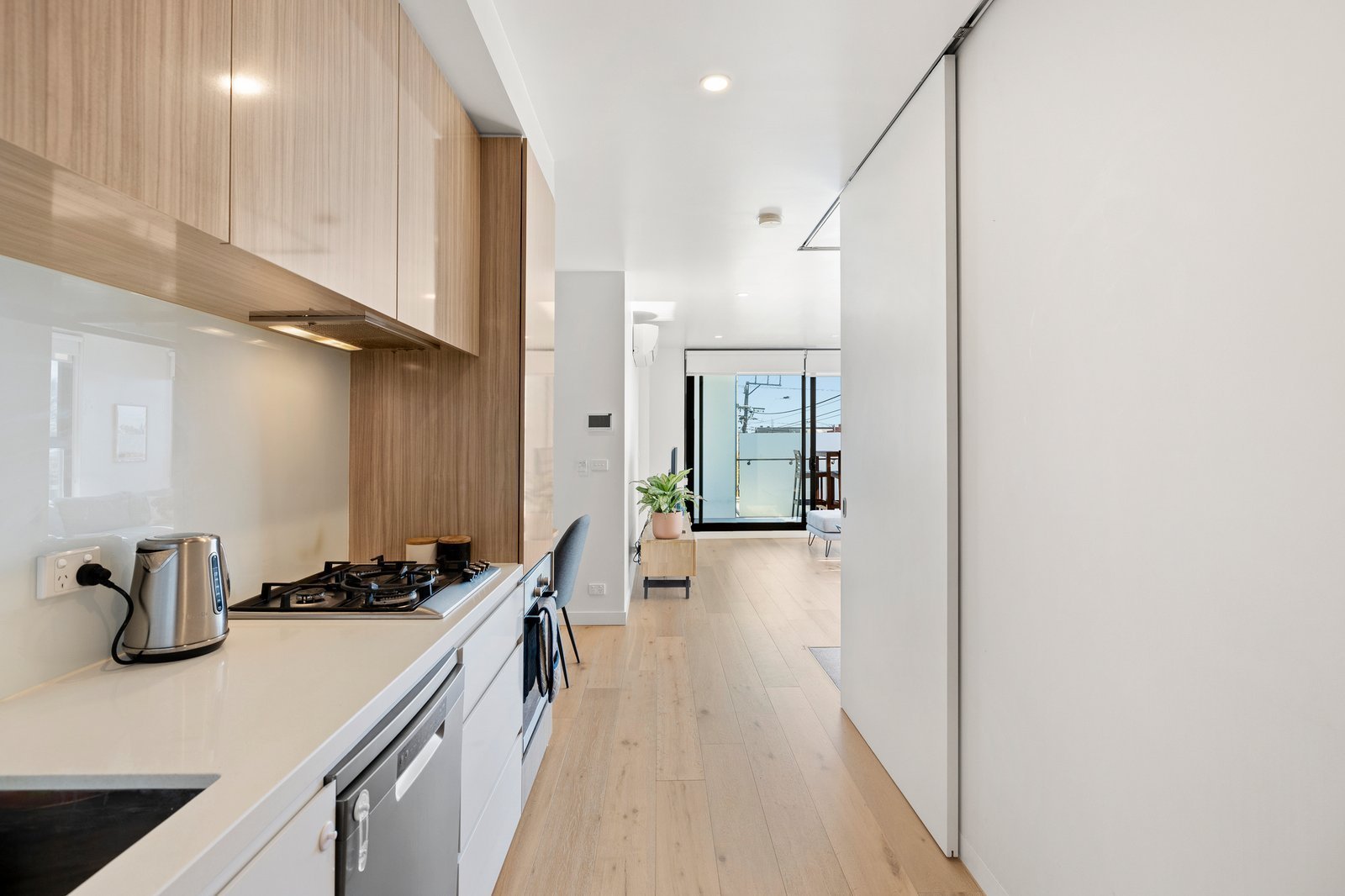 102/730a Centre Road, Bentleigh East image 5