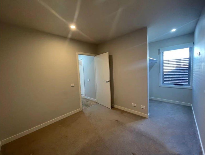 102/81 Thames Street, Box&nbsp;Hill image 5