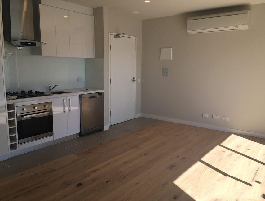 102/81 Thames Street, Box&nbsp;Hill image 4