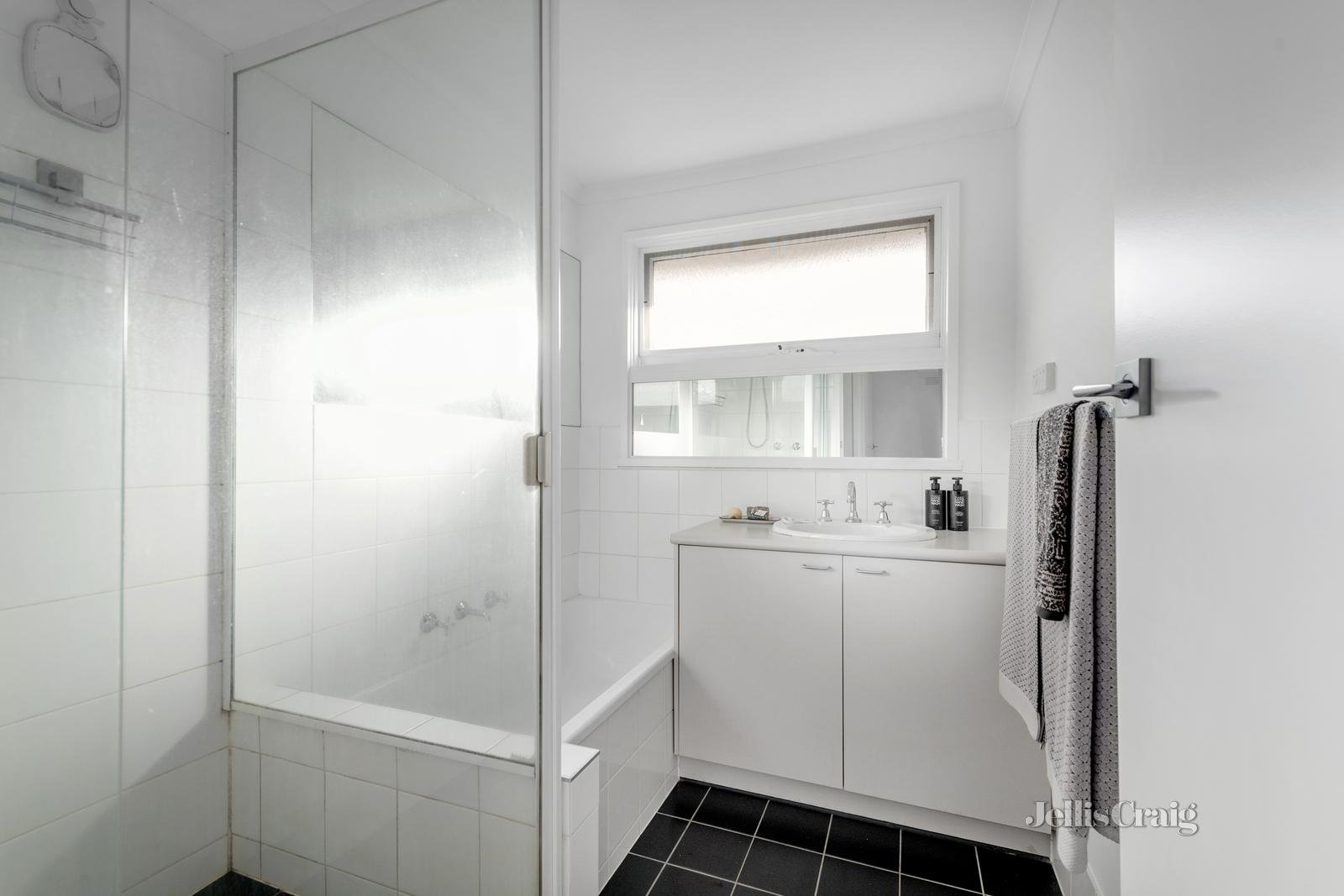 10/284 Barkers Road, Hawthorn image 6