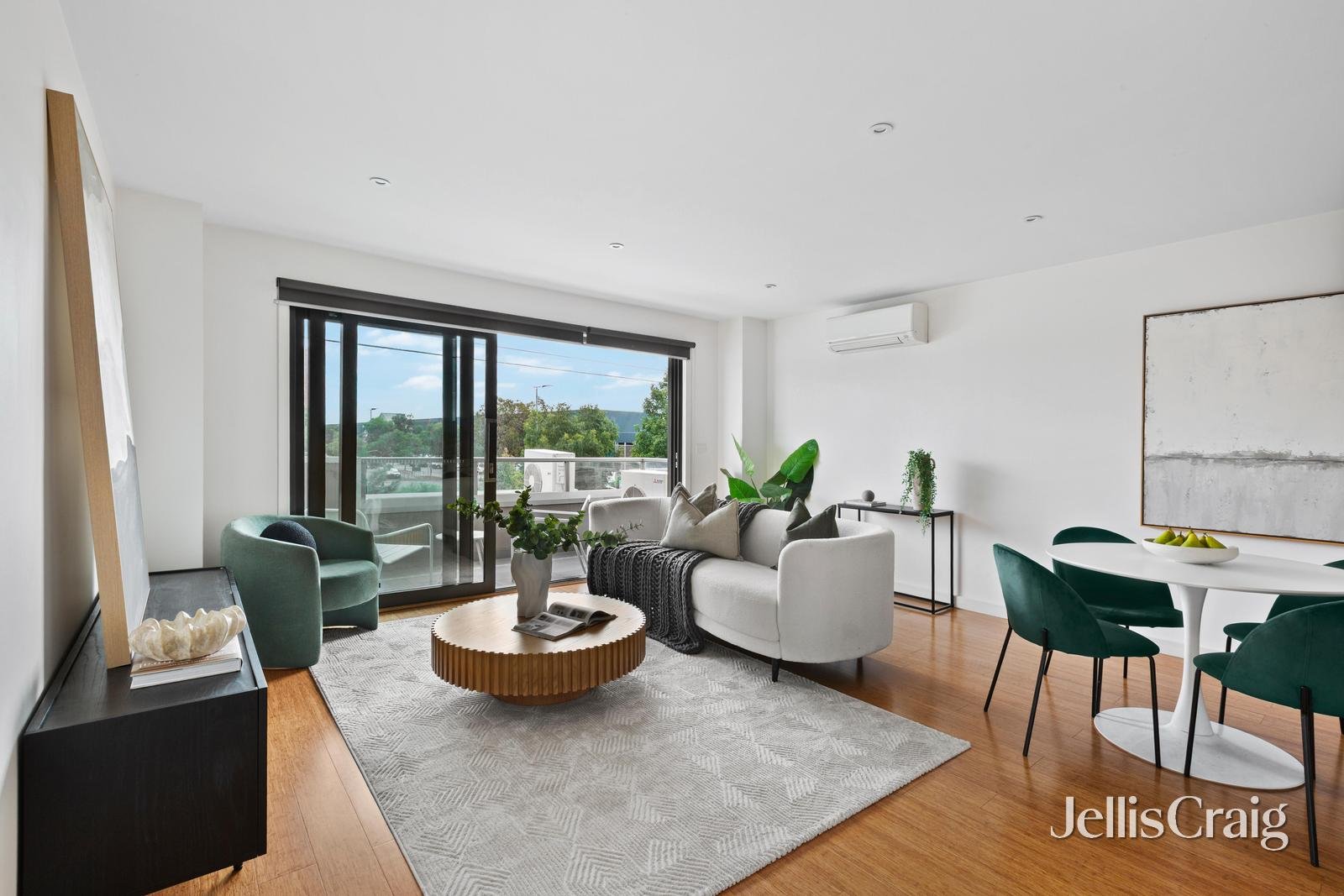 102/95 Gaffney Street, Coburg image 1