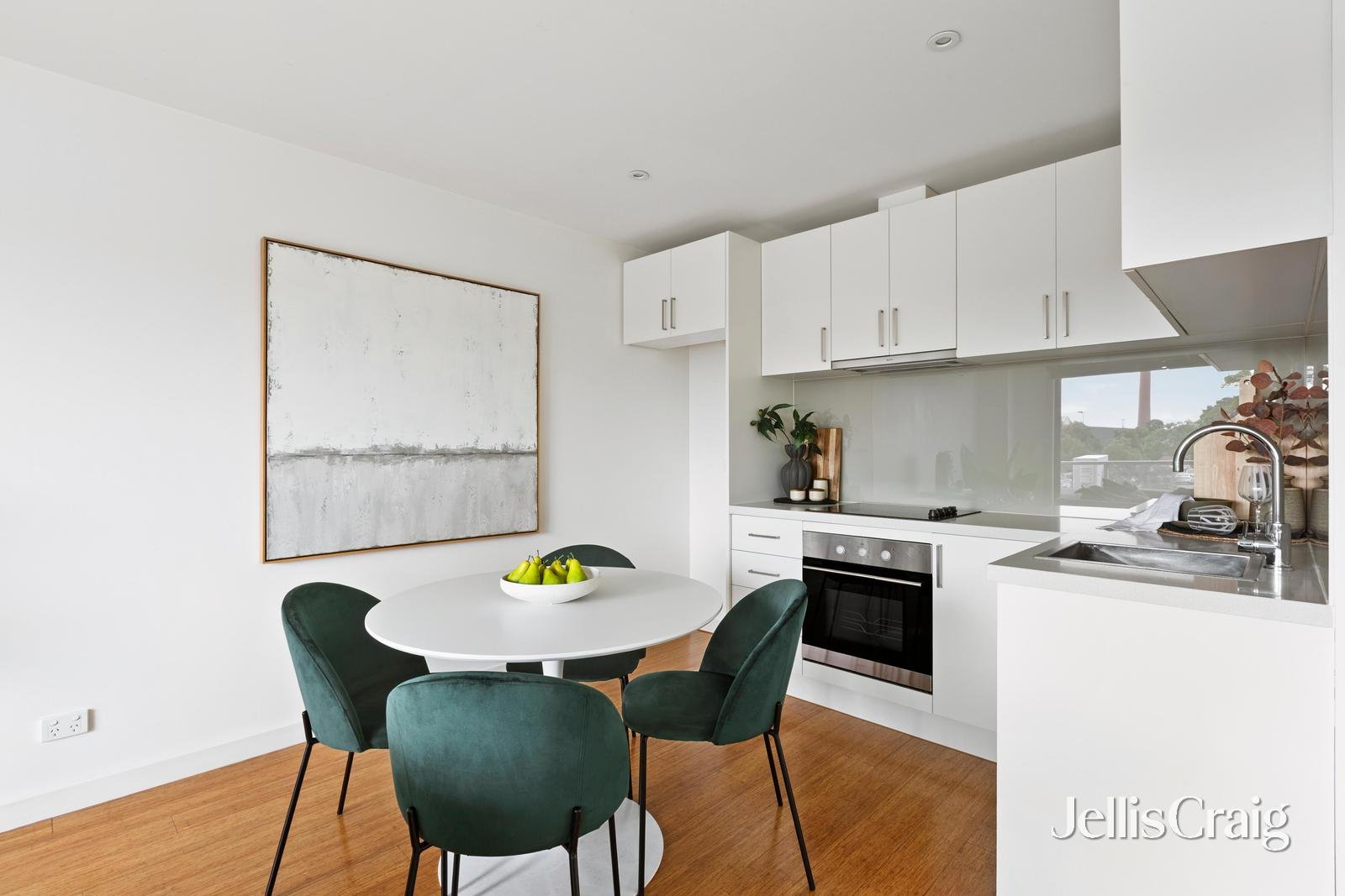 102/95 Gaffney Street, Coburg image 3