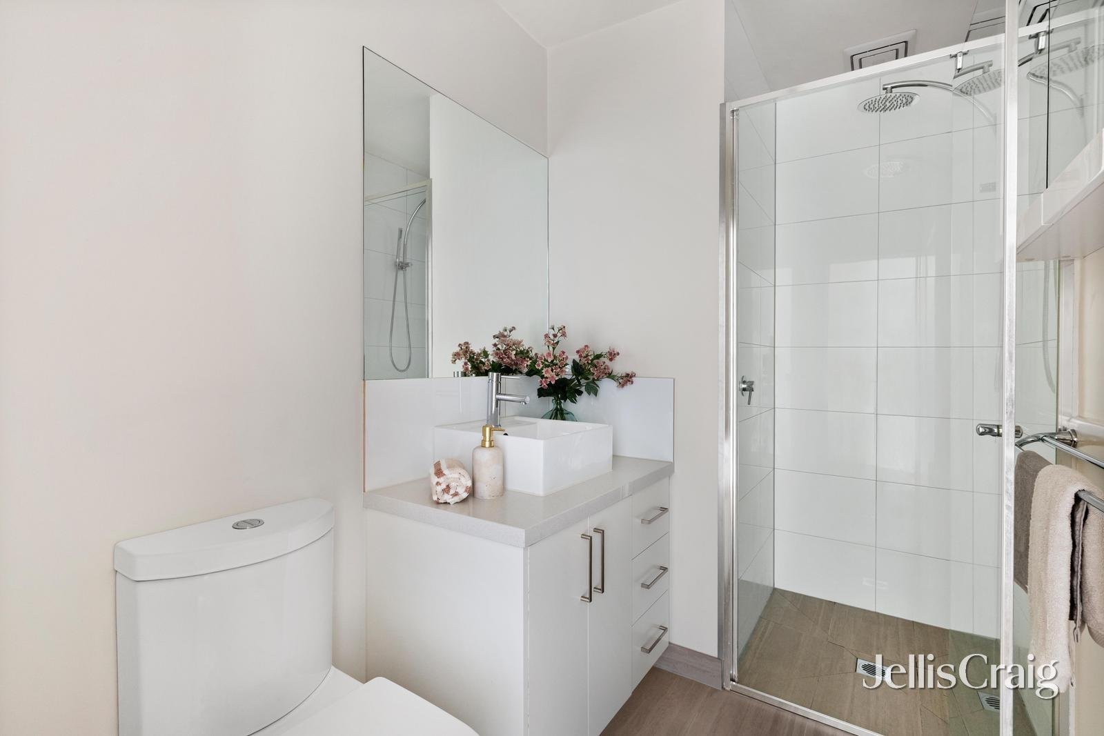 102/95 Gaffney Street, Coburg image 6