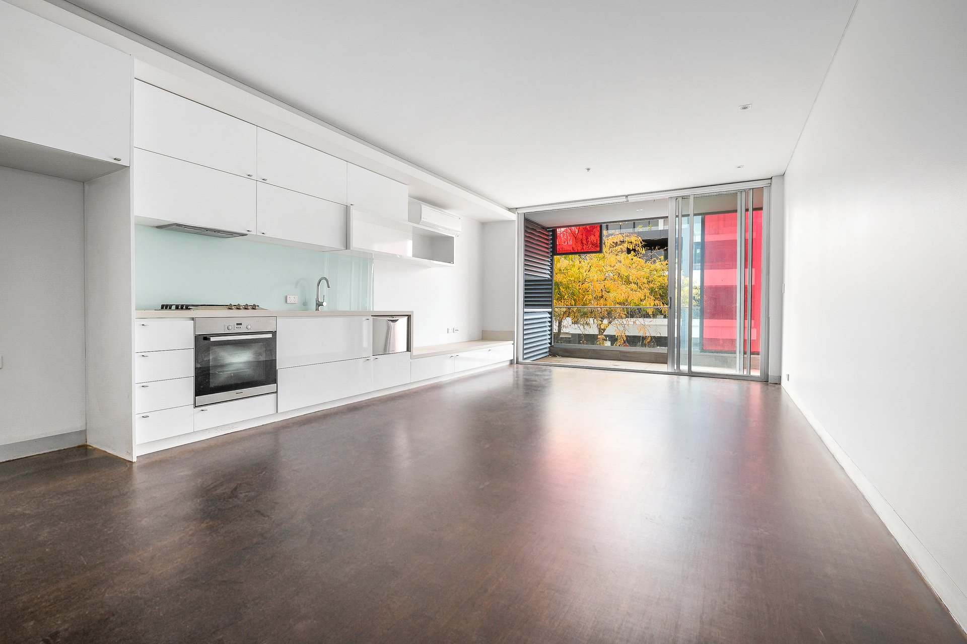 102/96 Ormond Road, Elwood image 2