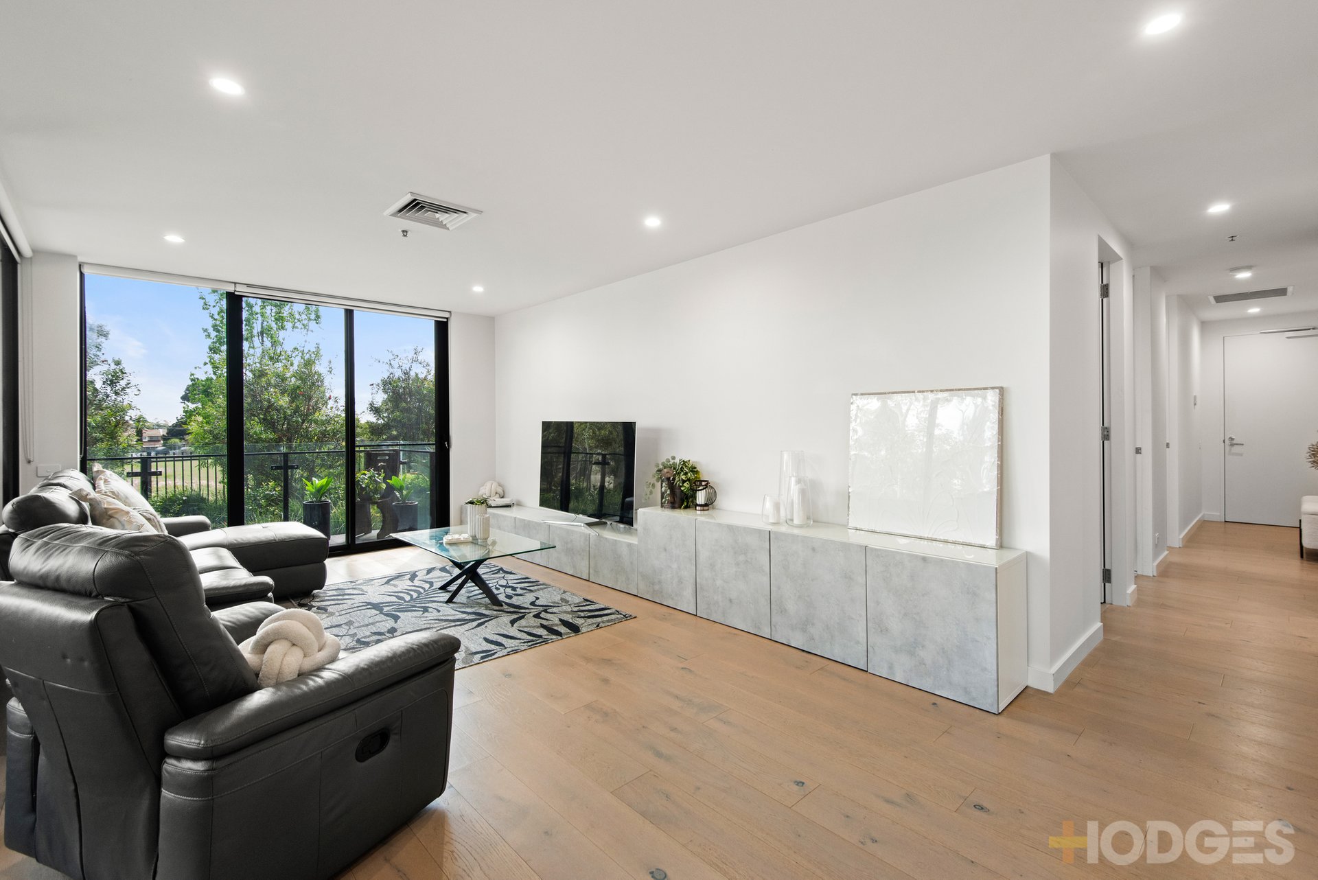 102 / 9B Remington Drive Highett