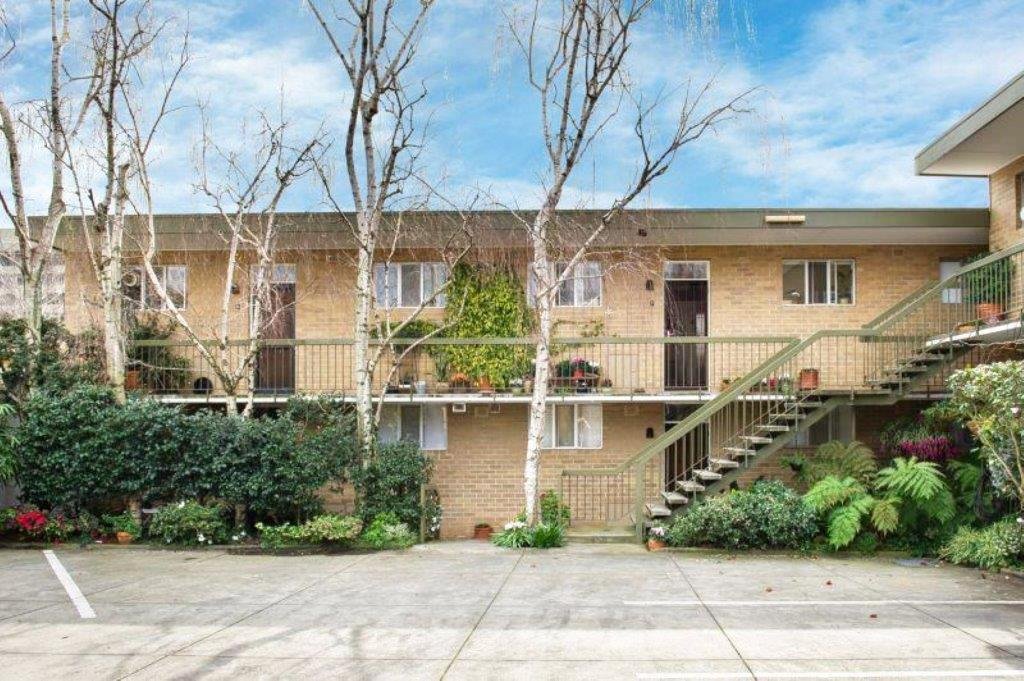 10/2A Myoora Road, Toorak image 1