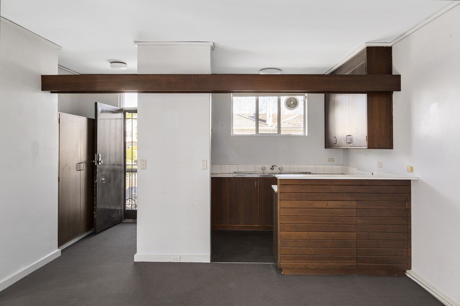10/2A Myoora Road, Toorak image 2