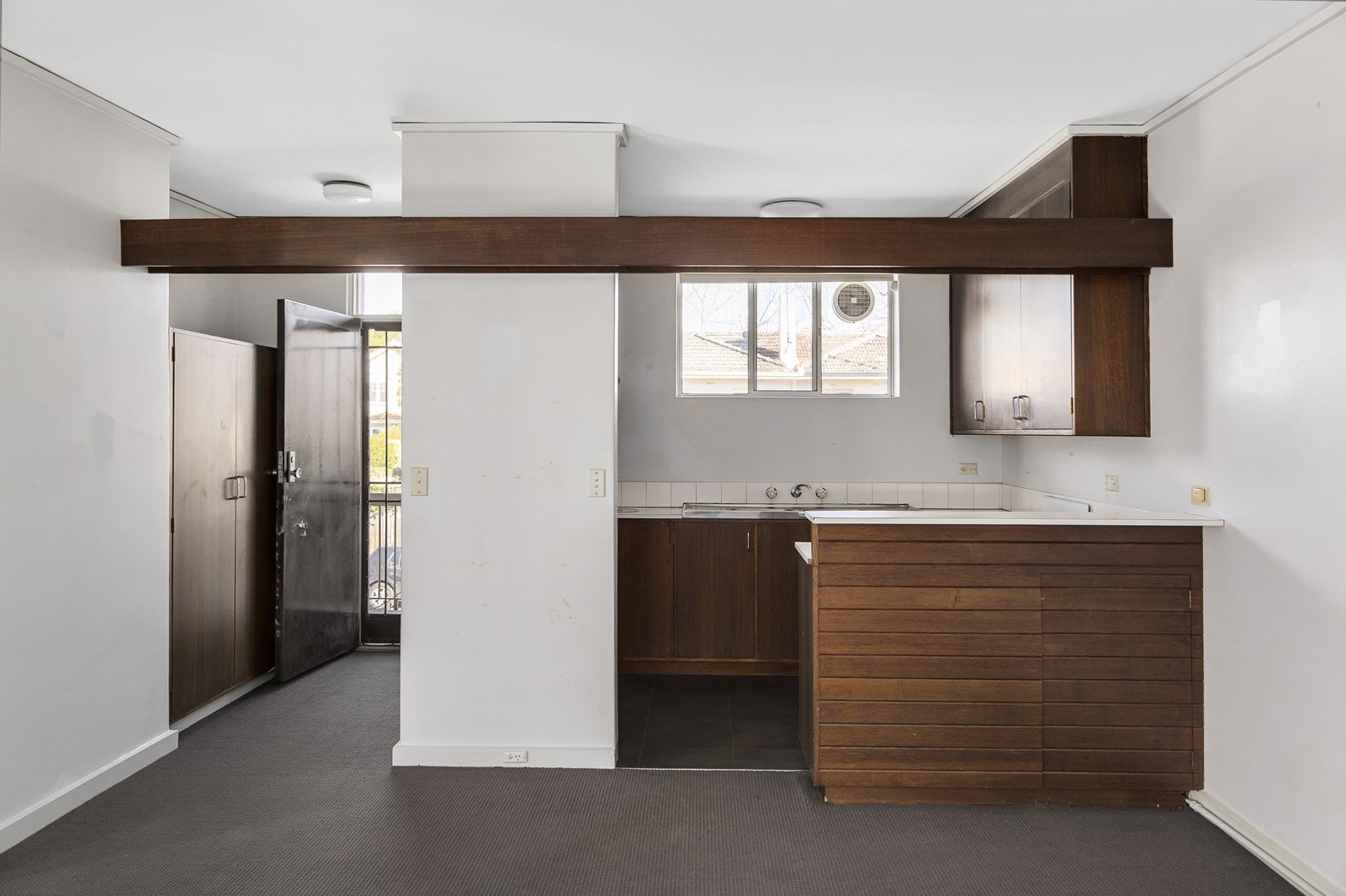 10/2A Myoora Road, Toorak image 2