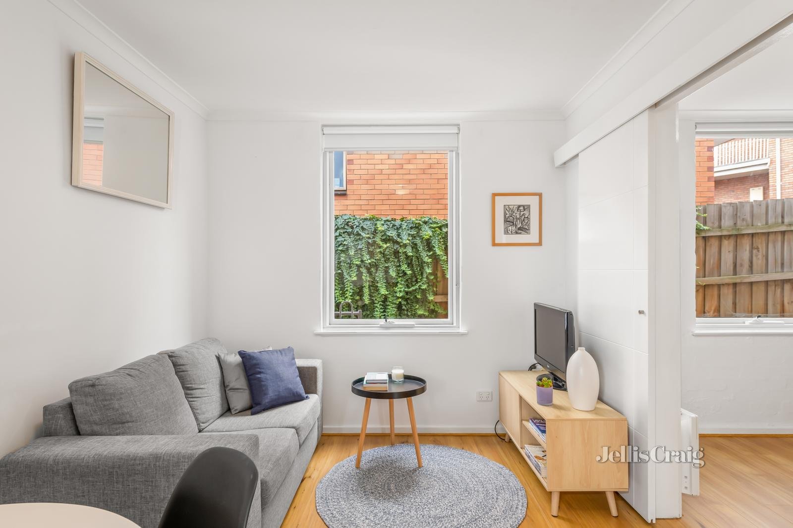 10/3 Allard Street, Brunswick West image 3