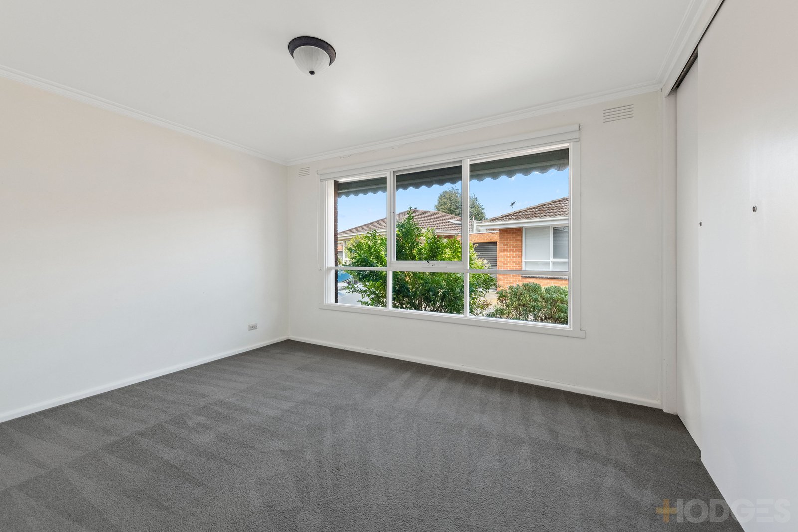 10 / 3 Golden Avenue Chelsea