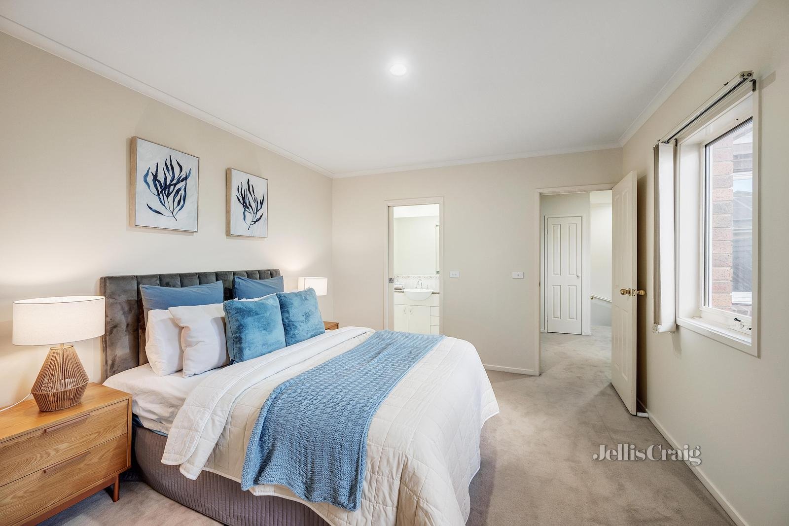 10/3 Mckelvie Court, Glen Waverley image 5