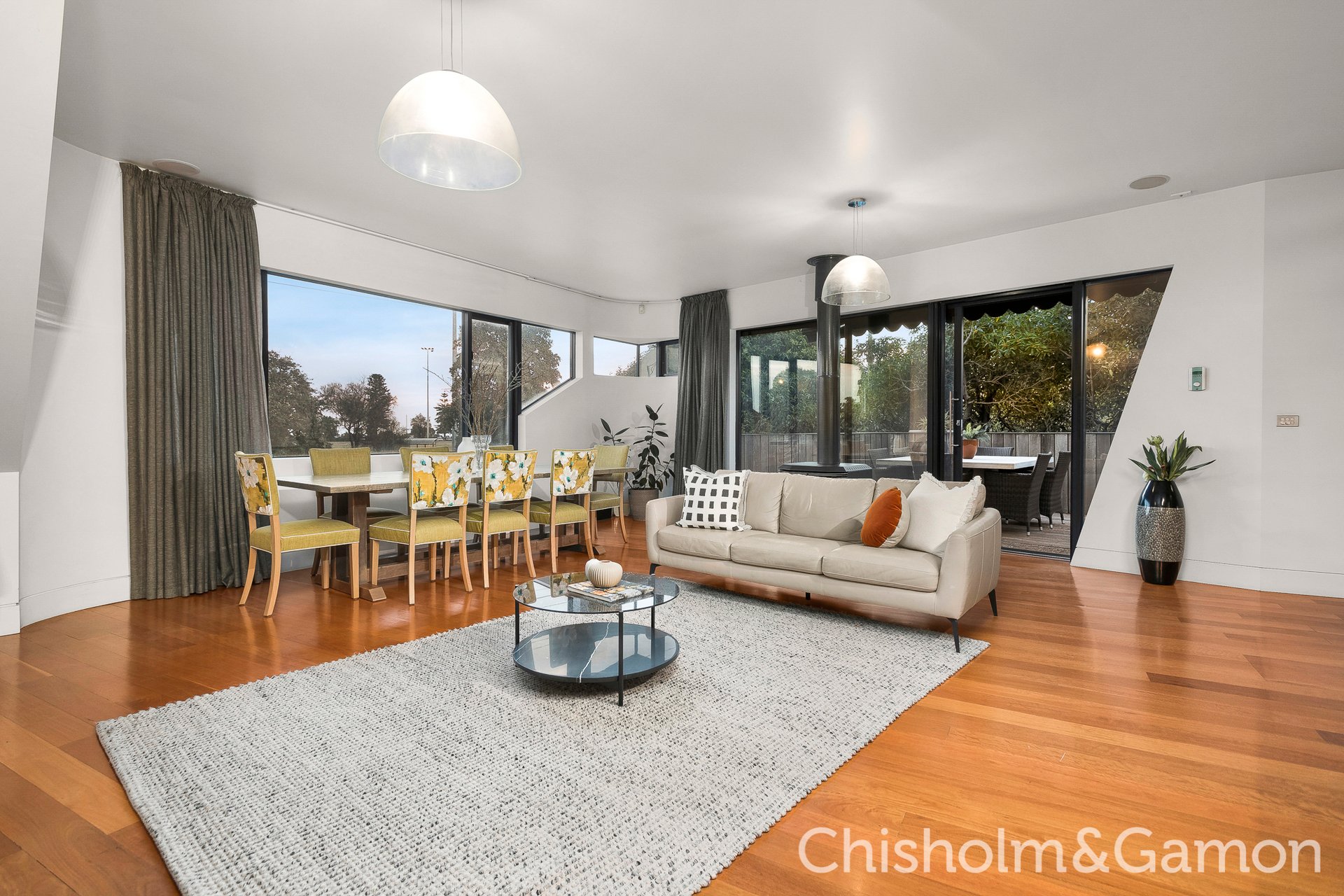 103 Ormond Esplanade, Elwood image 2