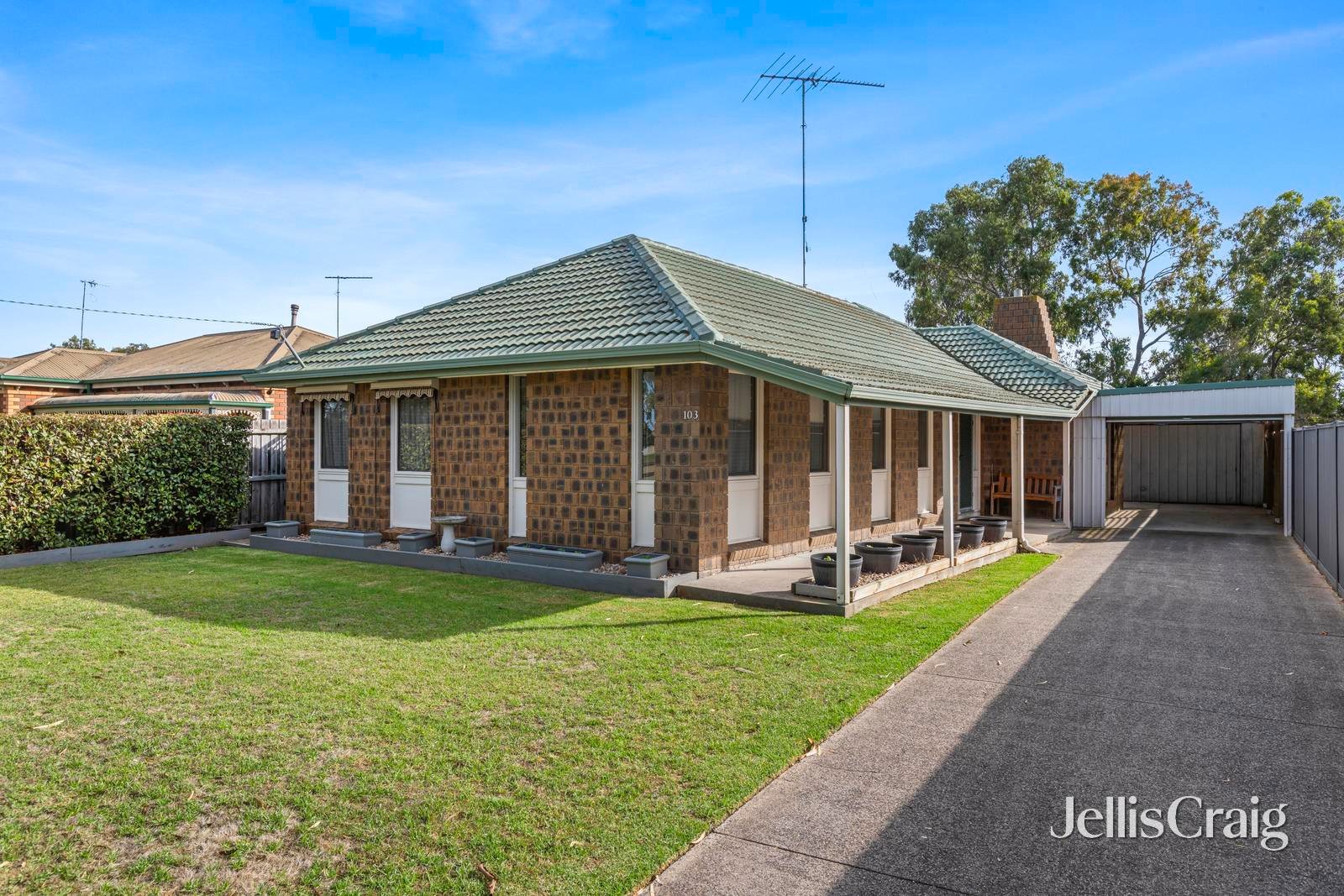 103 Solar Drive, Whittington image 1