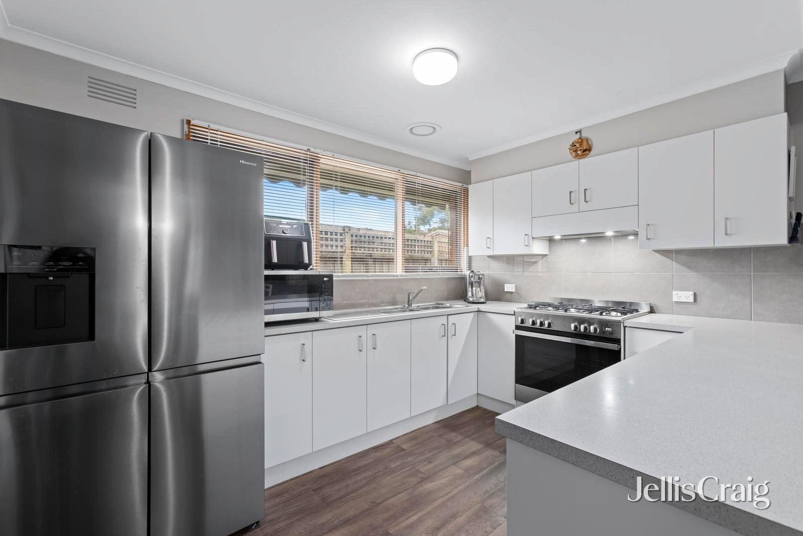 103 Solar Drive, Whittington image 5