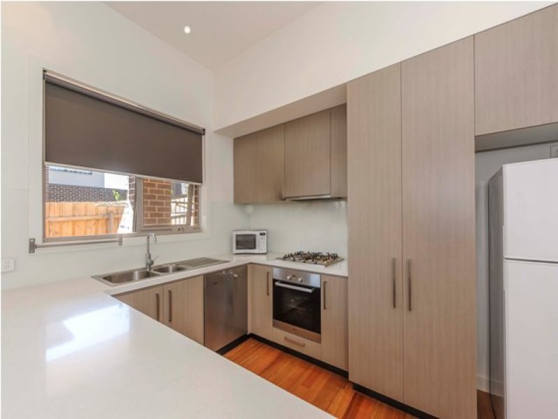 103 Woodhouse Grove, Box Hill North image 2