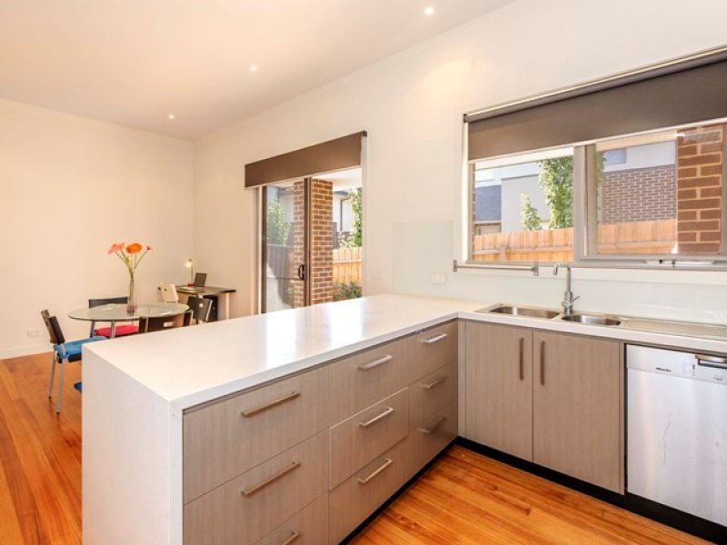 103 Woodhouse Grove, Box Hill North image 3