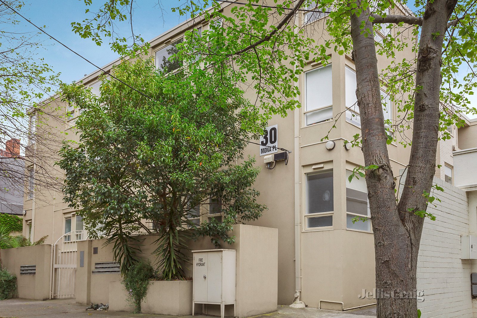 10/30 Mona Place, South Yarra image 2